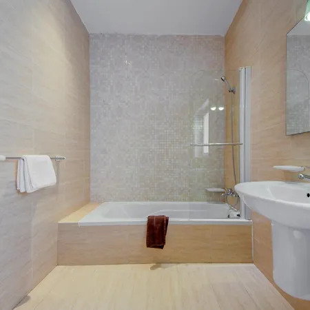 Pleasant Seaview 2-bedroom In Apartament *