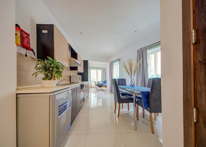 Pleasant Seaview 2-bedroom In Apartman *