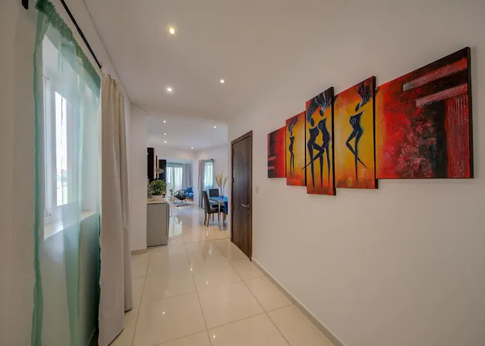 Pleasant Seaview 2-bedroom In Apartman *