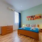 Pleasant Seaview 2-bedroom In Apartment *