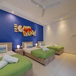 Pleasant Seaview 2-bedroom In דירה