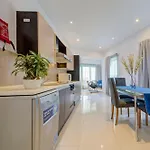 Pleasant Seaview 2-bedroom In דירה *