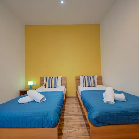 Pleasant Seaview 2-bedroom In סליאמה
