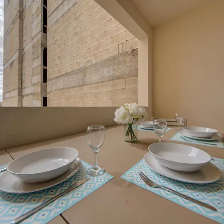 Pleasant Seaview 2-bedroom In Sliema