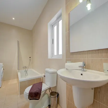 Pleasant Seaview 2-bedroom In Sliema