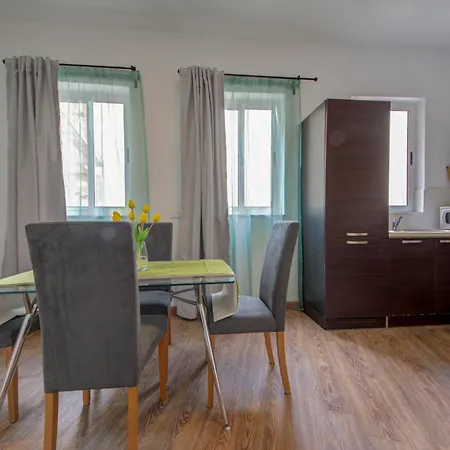 Pleasant Seaview 2-bedroom In *