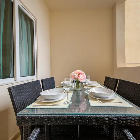 Pleasant Seaview 2-bedroom In Apartment