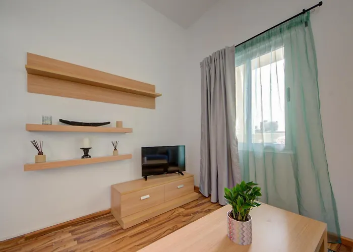 Pleasant Seaview 2-bedroom In Διαμέρισμα *