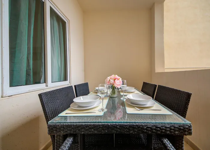 Pleasant Seaview 2-bedroom In Διαμέρισμα