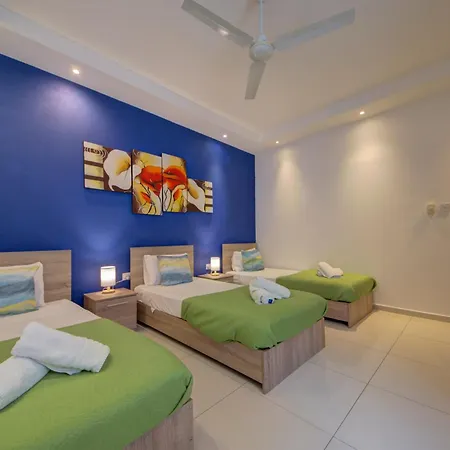 Pleasant Seaview 2-bedroom In Apartamento