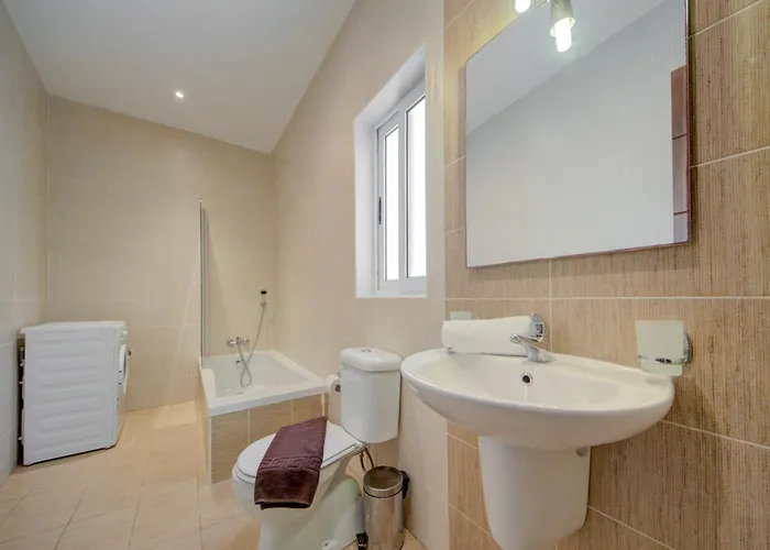 Pleasant Seaview 2-bedroom In Sliema